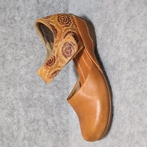 Floral Tan Women's Heels